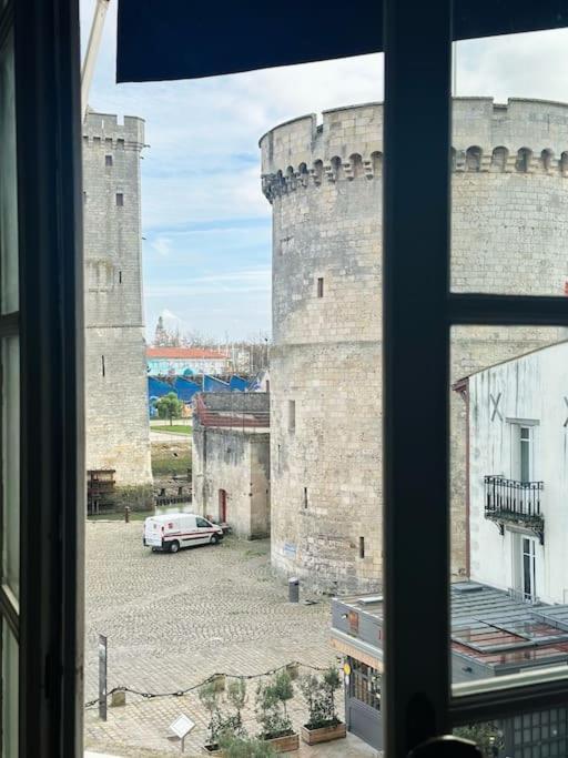 Tour De La Chaine, Vieux Port, Grand